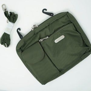 NWT Green Baggallini Purse